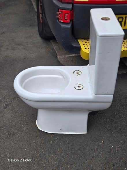 Photo of free almost new toilet (w5 Ealing W5) #2