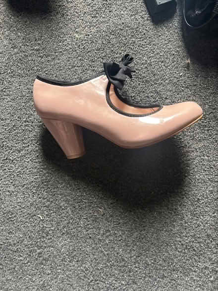 Photo of free Size 7 heels (Mossend ML4) #3