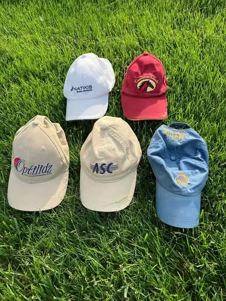 Photo of free 5 Golf Caps (Laurel Avenue/Takolusa Dr.) #1