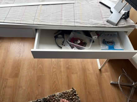 Photo of free White desk (Isleworth TW7) #1