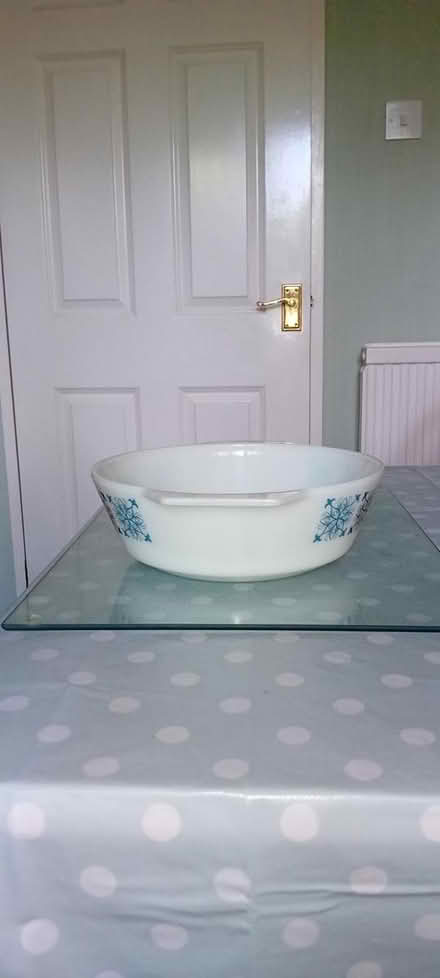 Photo of free Vintage Pyrex dish (Wokingham, RG41) #2