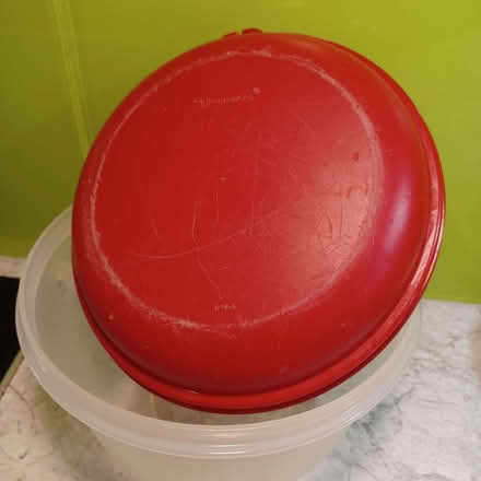 Photo of free 2 litre Tupperware bowl with lid (Summertown OX2) #1
