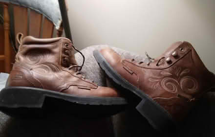 Photo of free Women's fashion boots, size 7 B (Liverpool, NY) #4