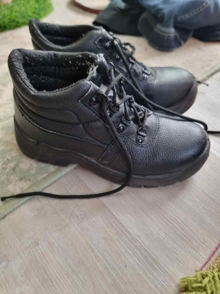Photo of free Size 5 steel toe cap boots (Tonbridge TN12) #2
