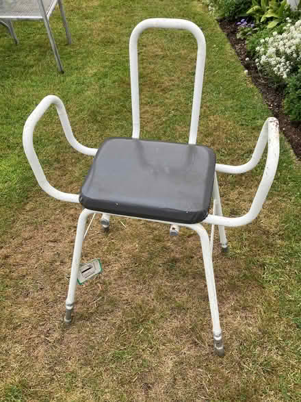 Photo of free Perching stool (Gwespyr CH8) #1