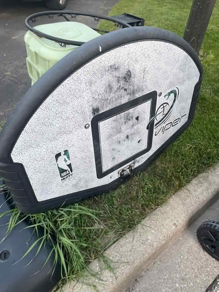 Photo of free Basketball net #2 (Trelawny Circle L5n6n9) #2