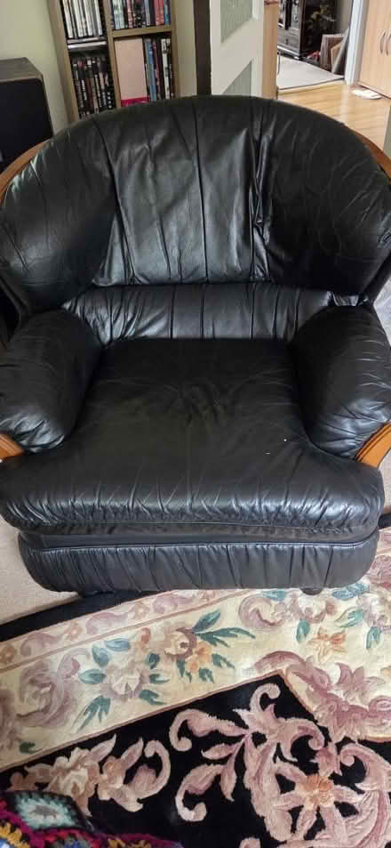 Photo of free Leather arm chairs and sofa suite (Purley CR8) #3