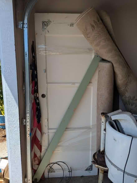 Photo of free Table desk (Trinidad) #1