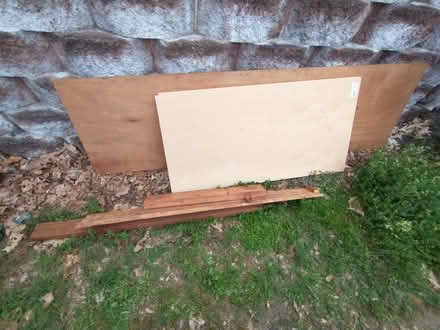 Photo of free boards (Framingham, near Saxonville) #1