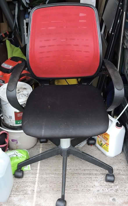 Photo of free Computor Chair (Hollingthorpe WF4) #1