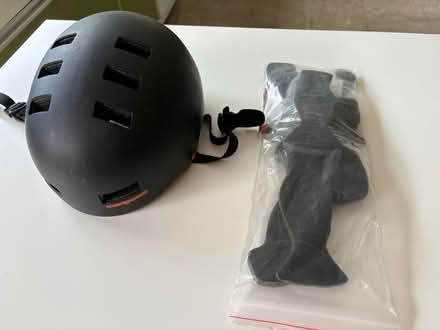 Photo of free Mongoose Skateboard Helmet (RG31 6RL) #2