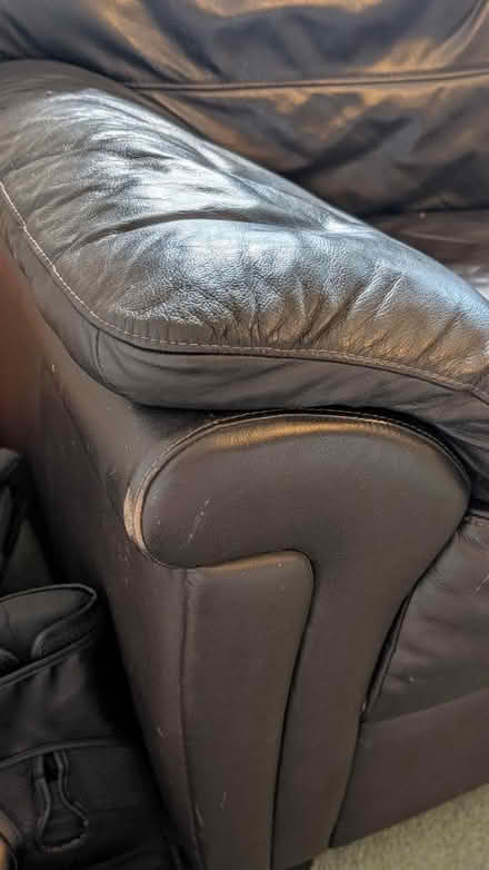 Photo of free sofa (Rg25 2DW) #4