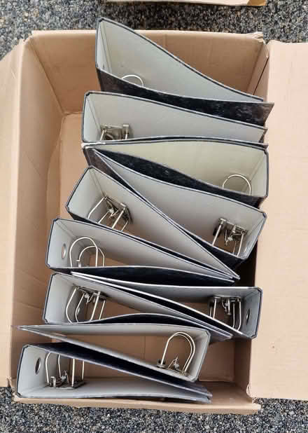 Photo of free Lever-arch and 2-ring A4 binders (Silsden BD20) #2