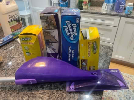 Photo of free Swiffer WetJet plus pads (Dupont/Logan) #1