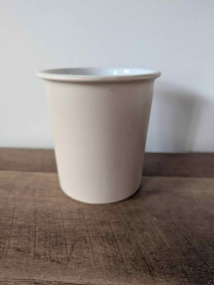 Photo of free Utensils pot (Feering) #2