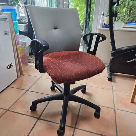 Photo of free Office chair (Gravel Hill SL9) #1