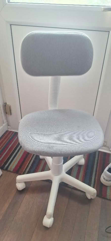 Photo of free ONE office chair - Argos, like the one pictured (Great Missenden HP16) #1