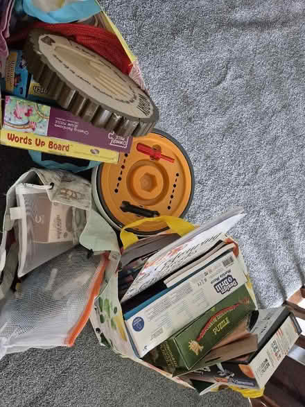 Photo of free Assorted games etc (Hollinswood TF3) #1