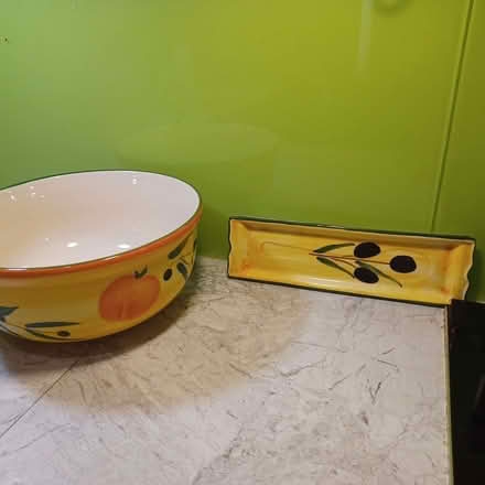 Photo of free yellow salad bowl 20cm wide + matching spoon rest (Summertown OX2) #3