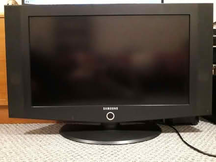 Photo of free Samsung 32" Flatscreen TV - With Remote (Mount Pleasant ST4) #1
