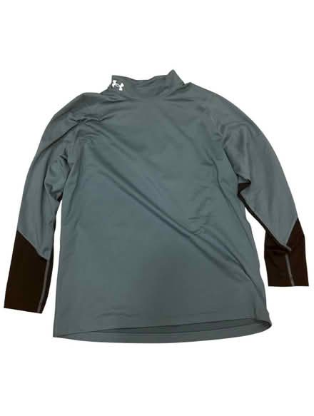 Photo of free Under Armour Man’s Top (Brooklyn Storage) #1