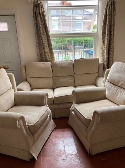 Photo of free Sofa and 2 chairs (Tiddington CV37) #3