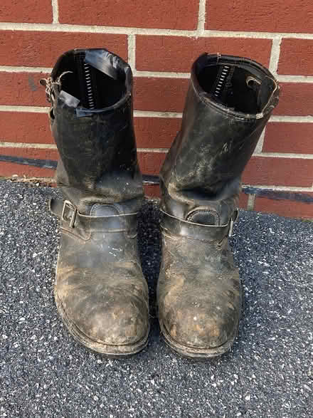 Photo of free Old leather boots (Columbia) #1