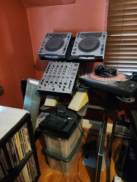 Photo of free DJ equipment stand ONLY (Hillcrest SE DC) #1