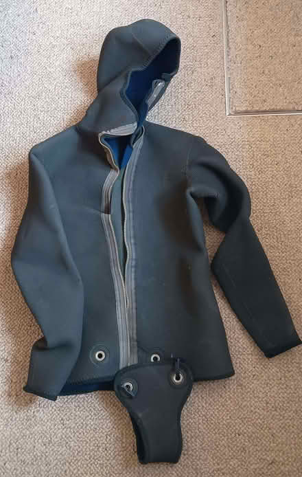 Photo of free Diving Wet Suit (2 pieces) (Whatstandwell DE4) #2