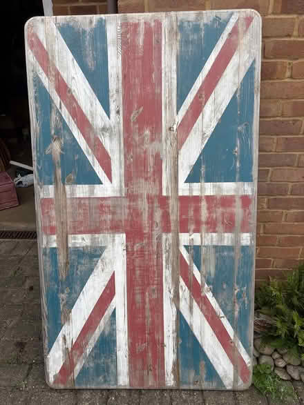 Photo of free Solid pine table top (Boxmoor, Hemel Hempstead) #1