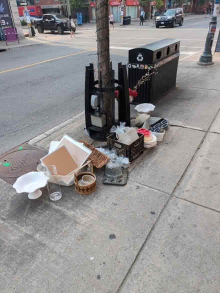 Photo of free Curb , 369 Bank St, Ottawa (369 Bank St Ottawa) #2