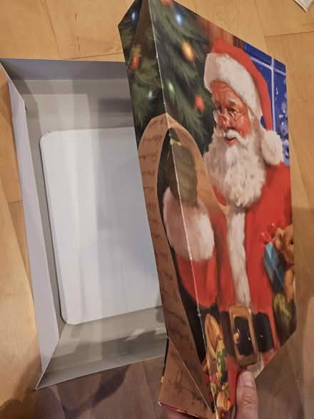 Photo of free Christmas box (Carlisle / Gibson) #2