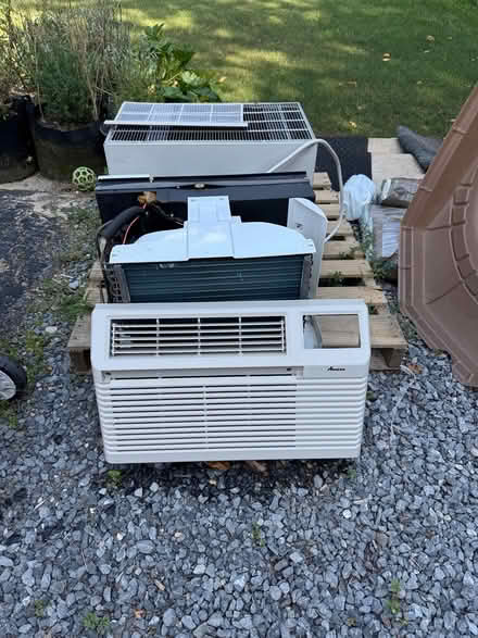 Photo of free Amana A/C 240v (Hillandale) #1