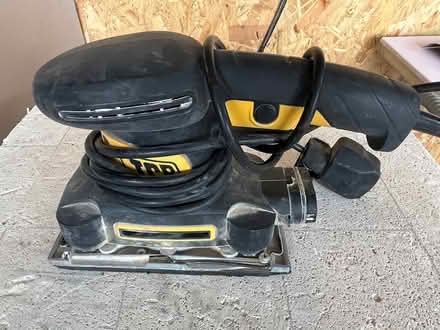 Photo of free Electric sander (Winterbourne BS36) #3