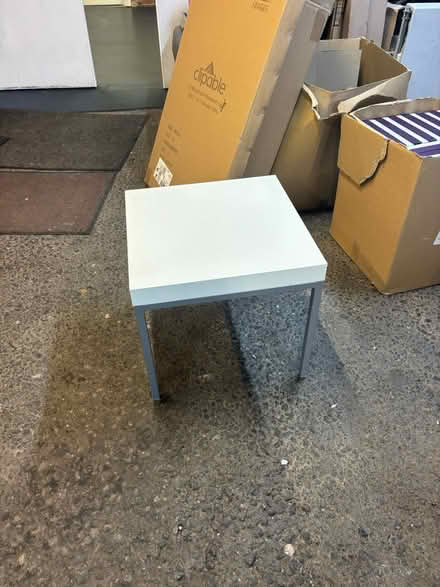 Photo of free Little coffee table (CR2 9BX) #1