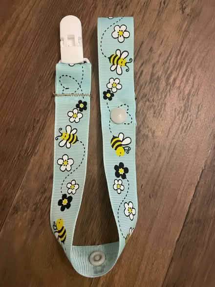 Photo of free Turquoise & bumble bee buggy chain (SW16) #2