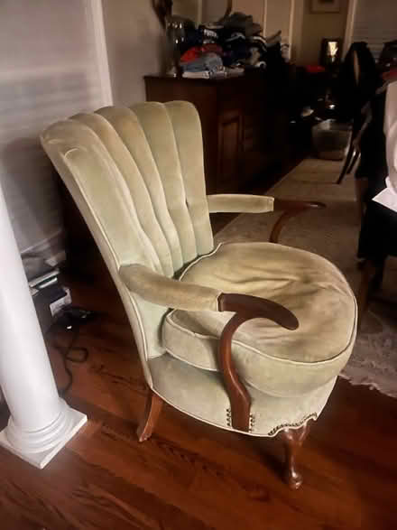 Photo of free 2 Identical Green Vintage chairs (FFX/Centreville near Costco) #1