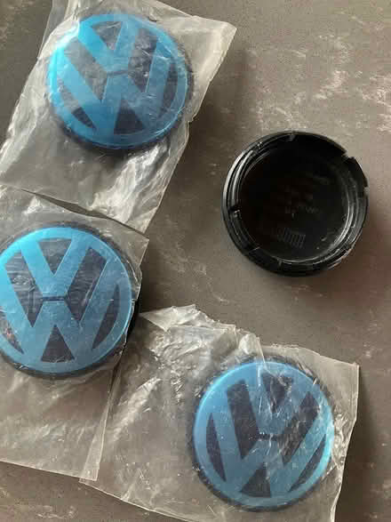 Photo of free VW replacement hubs (Coulsdon, nr, train station) #1