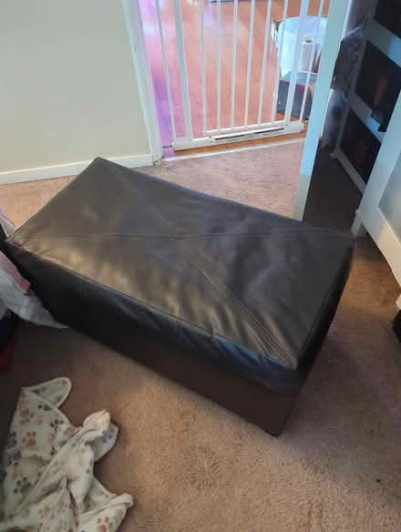 Photo of free Nice ottoman that has storage (downtown sunnyvale) #3