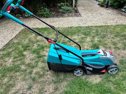Photo of free Electric lawnmower (Walton Manor OX2) #1