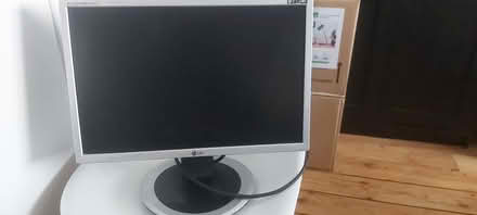 Photo of free Monitor (Welling, DA16) #1