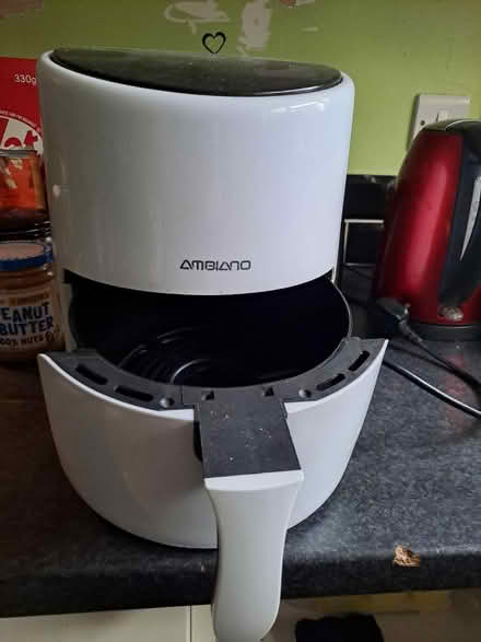 Photo of free Small air fryer (S8 Lowedges) #1
