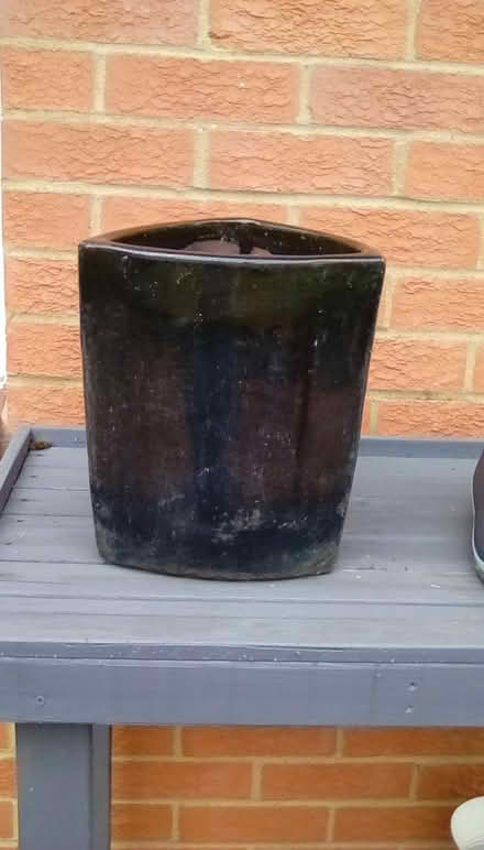 Photo of free Black triangular garden pot (Lower Earley RG6) #1