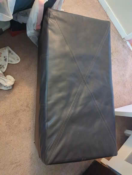 Photo of free Nice ottoman that has storage (downtown sunnyvale) #1