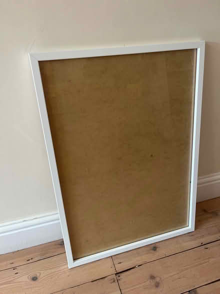 Photo of free White frame (BN41) #1