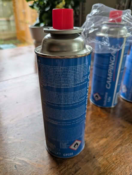Photo of free 4 Campingaz CP250 butane gas cylinders (Old Road OX3) #1