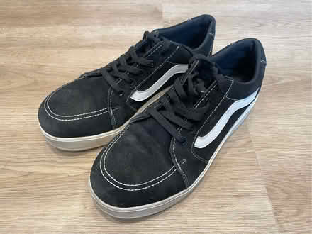 Photo of free Lightly worn menβs shoes size 9.5 (Sherwood TN2) #1