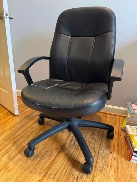 Photo of free Desk chair (Columbia Heights) #1