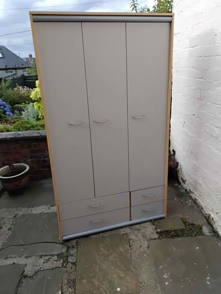 Photo of free Wardrobe 3 doors (Dunfermline Ky120dn) #1