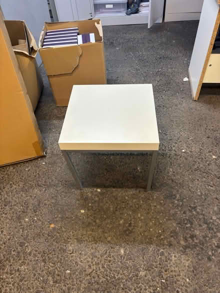 Photo of free Little coffee table (CR2 9BX) #2